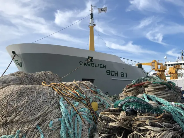 SCH81 Carolien Met Netten